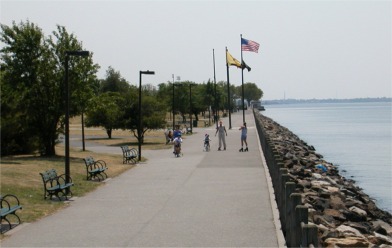 cyclists on path at Gregg Bayonne Park