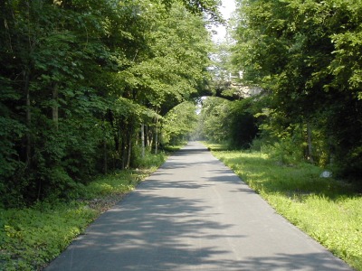 Bridge over Lloyd - Highland rail trail
